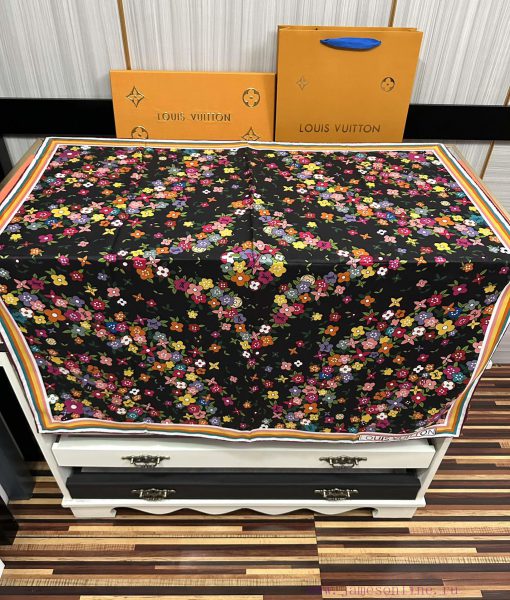 The new L family's small flower series silk square scarf has been launched, and it is said txwuslxyu - Image 17