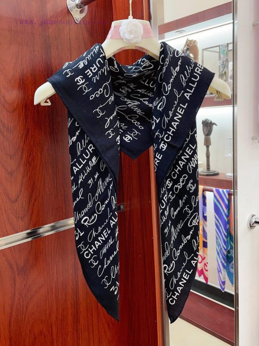 Double sided same color CHANEL badge printed cashmere 90 double-sided same color printed cas3e00udv9 - Image 4