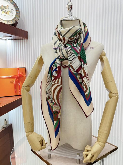 The new cashmere model is said to look good and recommended with leather buckle and chain. Tsamwqwa9 - Image 9