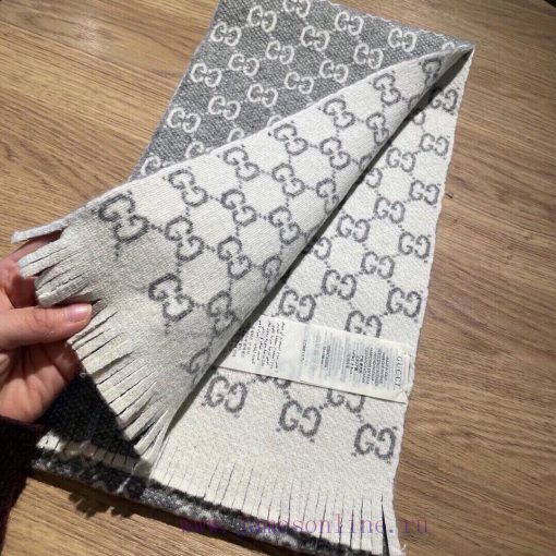 Gucci's double G letter interweaving pattern is reinterpreted as a complex jacquard design. a69s7obw - Image 5