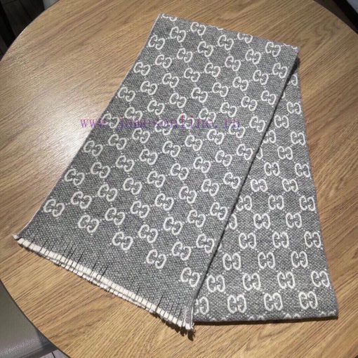 Gucci's double G letter interweaving pattern is reinterpreted as a complex jacquard design. a69s7obw - Image 8