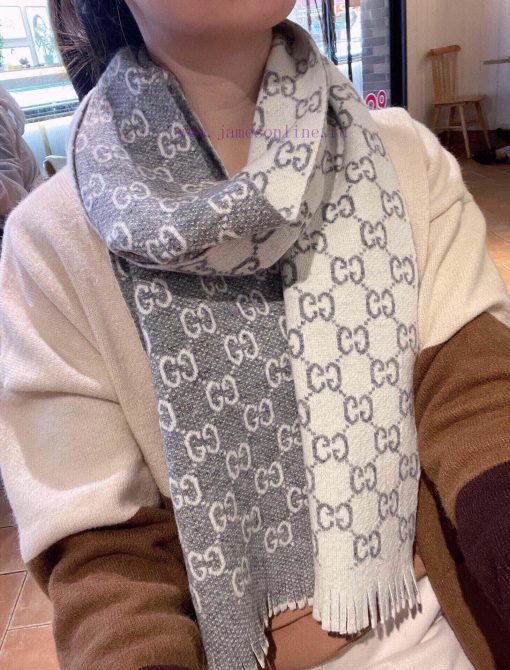 Gucci's double G letter interweaving pattern is reinterpreted as a complex jacquard design. a69s7obw - Image 11