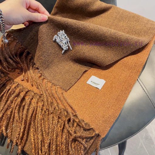 When Burberry's top single is popular, trendsetters have several Burberry scarves in their wgp62dgqp - Image 8