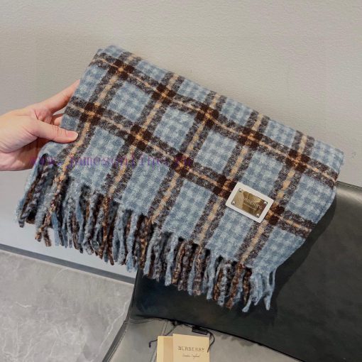 Burberry is a classic style that has been popular for N years. Trendy people have several Buc5u4pigk - Image 6