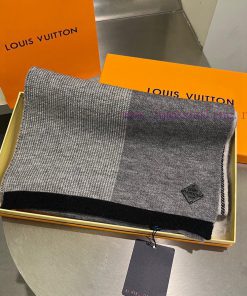 Buy and cherish the men's scarves from LOUIS VUITTON Louis Vuitton - Men's scarves are reall5bwoioeq