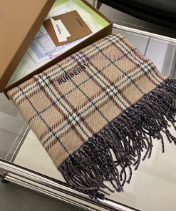 Burberry is a classic style that has been popular for N years. Trendy people have several Bu71gre9y5