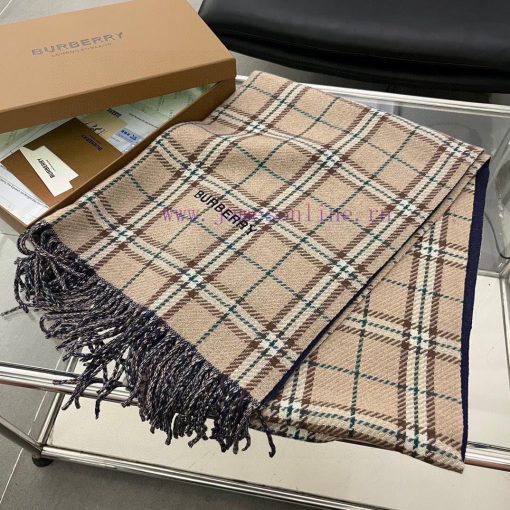 Burberry is a classic style that has been popular for N years. Trendy people have several Bu71gre9y5 - Image 6