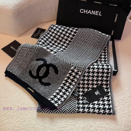 CHANEL Knitted Long Scarf is a top-notch original product that is unparalleled in beauty. Thd8m76vku - Image 7