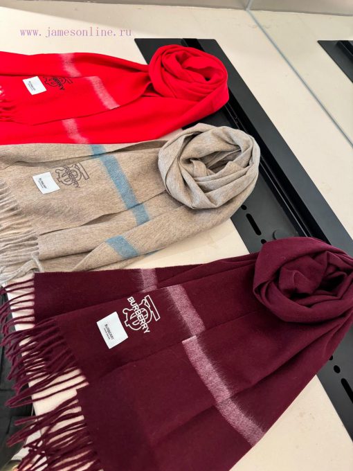 Burberry men's and women's scarves are highly praised and kept for themselves, a rare high-ezehjel4d