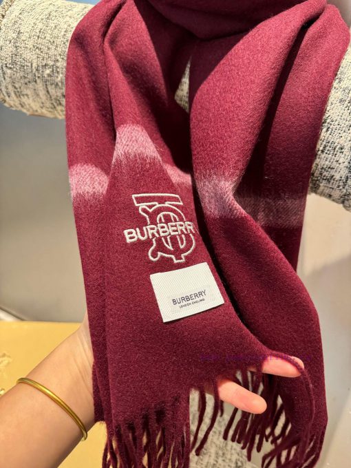 Burberry men's and women's scarves are highly praised and kept for themselves, a rare high-ezehjel4d - Image 16