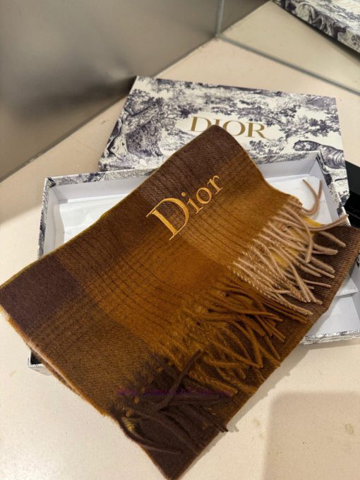 Dior men's and women's scarves are highly praised and kept for themselves, a rare high-end msu9t7z82 - Image 11