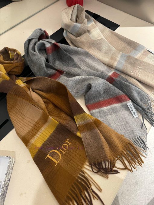 Dior men's and women's scarves are highly praised and kept for themselves, a rare high-end msu9t7z82 - Image 17
