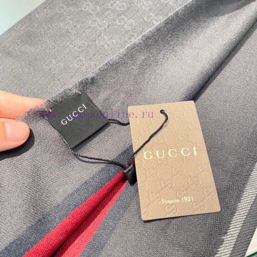 You can see for yourself how much Gucci23 year old things are. This new scarf does not requihhwmlqvz - Image 9