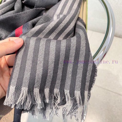 You can see for yourself how much Gucci23 year old things are. This new scarf does not requihhwmlqvz - Image 19