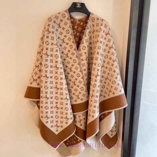 The official website is simultaneously releasing the LV limited edition cape shawl, which isintewudd - Image 17