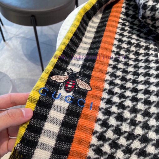 You can see for yourself how much Gucci23 year old things are. This scarf does not require tpmqzrkqx - Image 8