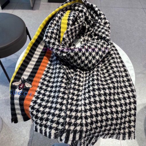 You can see for yourself how much Gucci23 year old things are. This scarf does not require tpmqzrkqx - Image 13