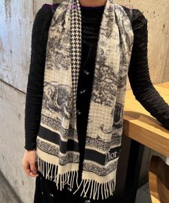 DIOR One Side Animal One Side Thousand Bird Element Long Scarf is a hot selling item, with dh91c5qay