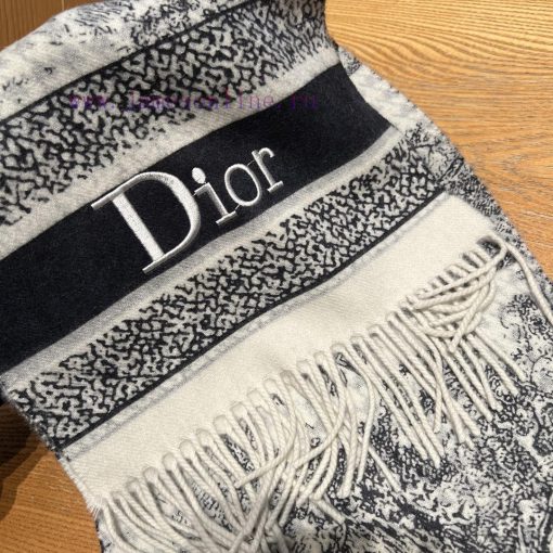 DIOR One Side Animal One Side Thousand Bird Element Long Scarf is a hot selling item, with dh91c5qay - Image 6