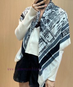 DIOR cashmere long scarf is a hot selling item! The real product is truly beautiful, and thewmtofcop