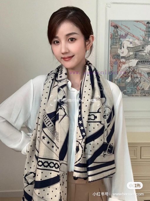 Hermes 23 Year Velvet shawl "Morning Stroll" Double sided Same Color 140 * 140 Size, 70% Cas8jxm6wh1 - Image 3