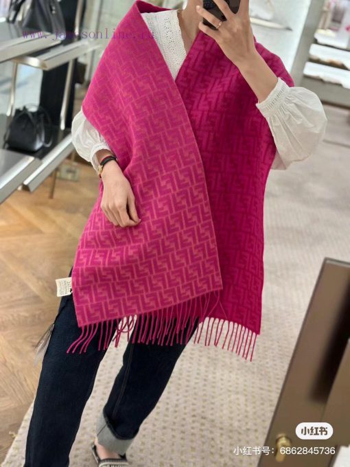New gourmet Fendi, the hottest scarf in this year, is being snapped up all over the world. Iftfzadxm - Image 3