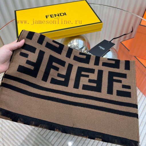 The most popular scarves of Fendi this year are being snapped up all over the world. They arqehdkxgq - Image 5