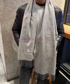 Lv is very fond of and cherishes our men's scarves~~Men's scarves are really rare, only a fe9rxvjxbx