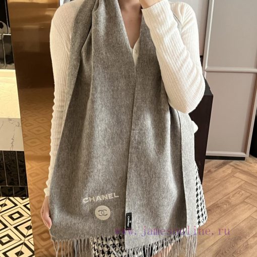Chanel scarf is a literary and fresh style that is highly recommended for both gifting and pg7erj6ts - Image 4