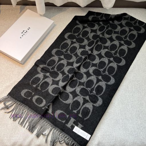 The classic COACH shawl looks great not only in terms of appearance but also in terms of quaf4st67mw - Image 16