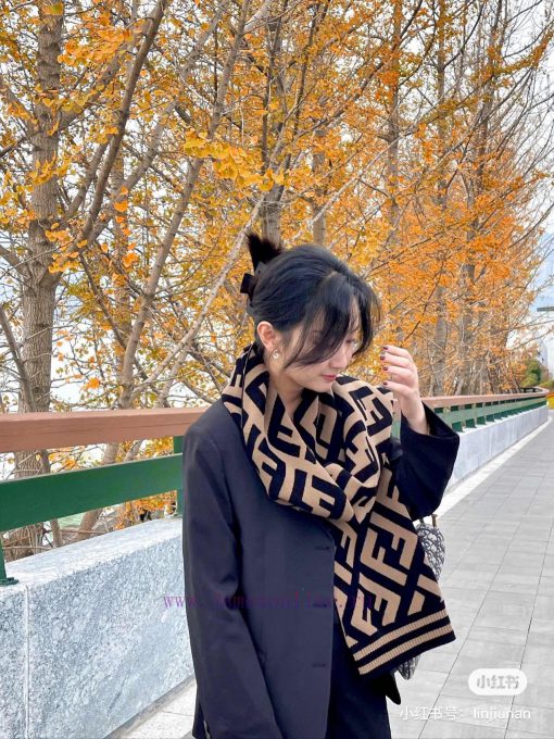 Fendi Knitted Scarf, a popular item on the internet that instantly connects everyone, exudesw80c2xog - Image 12