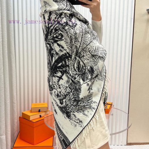 CD shawl coconut treeThis CD is a versatile scarf, shawl, and blanket. It's a super stunningbfqqcwdq - Image 12