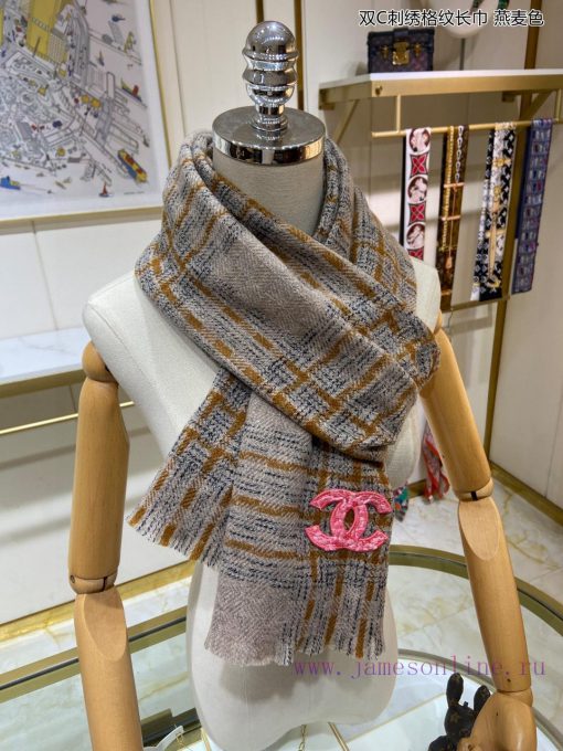 New Double C Double C Embroidered plaid Long Scarf combines Chanel woven style with artisticf7tkl6jv - Image 5