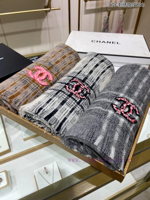 New Double C Double C Embroidered plaid Long Scarf combines Chanel woven style with artisticf7tkl6jv - Image 12