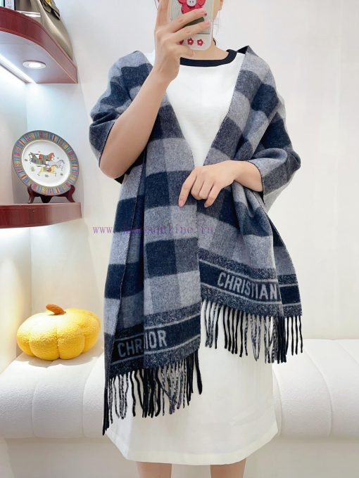 Wool and Cashmere Check'N'Dio Printed This scarf is decorated with Check'N'Dio patterns, paya9rgv9bf