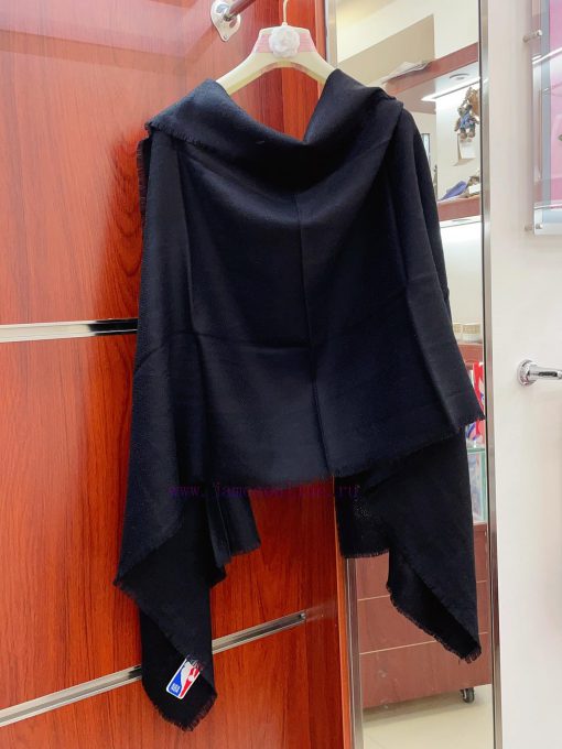 The stylish and versatile LV new NBA co branded long scarf is a must-have item for all seaso1riq1bim - Image 5