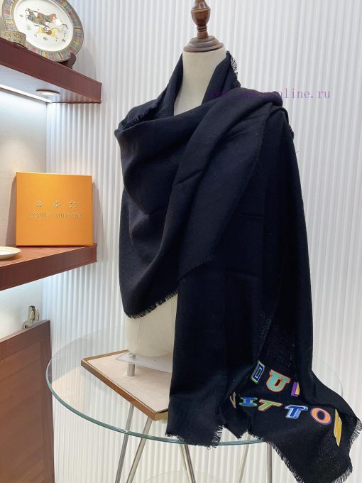 The stylish and versatile LV new NBA co branded long scarf is a must-have item for all seaso1riq1bim - Image 18