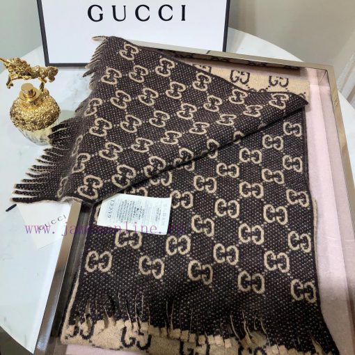 Gucci's double G letter interweaving pattern is reinterpreted as a complex jacquard design. vg591trv - Image 3