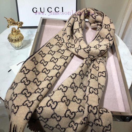 Gucci's double G letter interweaving pattern is reinterpreted as a complex jacquard design. vg591trv - Image 4