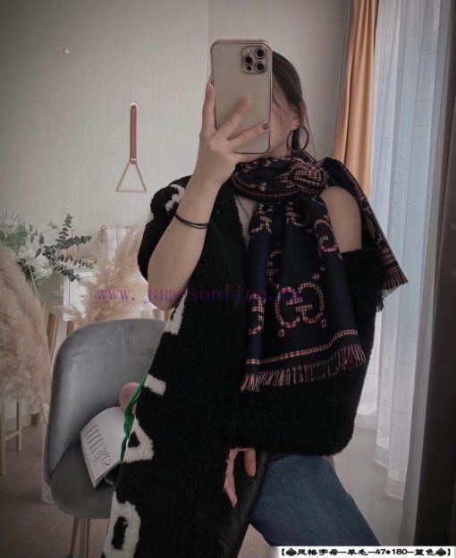 Gucci Double G Jacquard Double sided Shawl Style is classic, stylish, timeless, and can be wzz28i8si - Image 3