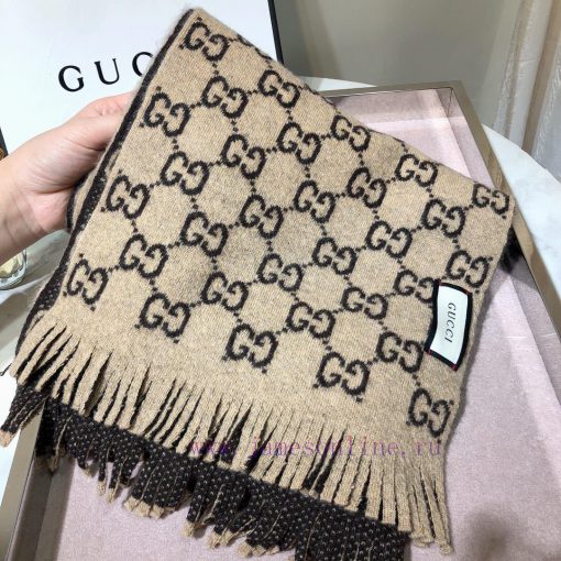 Gucci's double G letter interweaving pattern is reinterpreted as a complex jacquard design. vg591trv - Image 6