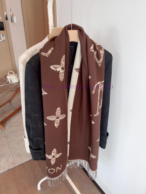 I'm super picky about comparing this LV home style. It's just to make the workmanship around770iojtv - Image 10