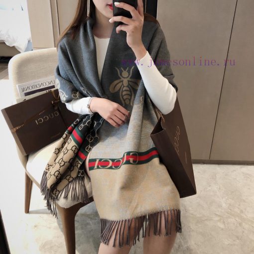European version specializes in the new Gucci double-sided jacquard long scarf, with a fashi5umgwr0v - Image 2