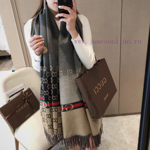 European version specializes in the new Gucci double-sided jacquard long scarf, with a fashi5umgwr0v - Image 3