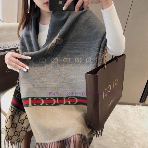 European version specializes in the new Gucci double-sided jacquard long scarf, with a fashi5umgwr0v - Image 13