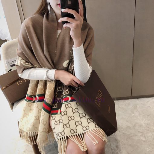 European version specializes in the new Gucci double-sided jacquard long scarf, with a fashi5umgwr0v - Image 15