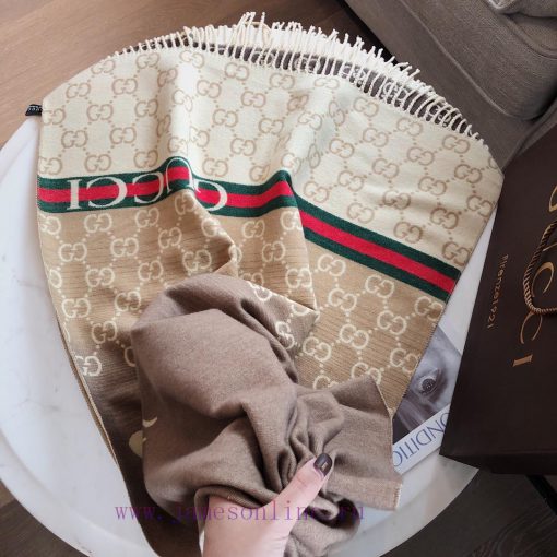 European version specializes in the new Gucci double-sided jacquard long scarf, with a fashi5umgwr0v - Image 18