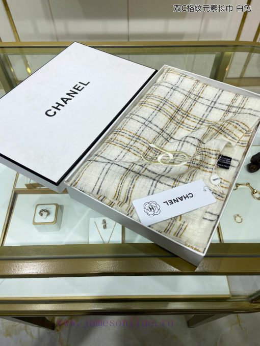 Double C Double C Grid Element Long Scarf combines Chanel woven style with artistic temperamv5rdhife - Image 5