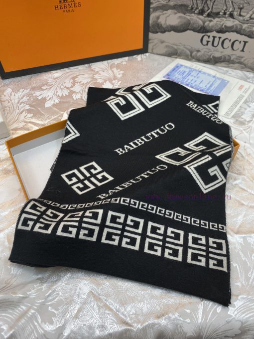 Givenchy is extremely fond of our men's scarves and cherishes them. There are very few men'sznthw0tq - Image 5