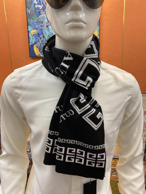 Givenchy is extremely fond of our men's scarves and cherishes them. There are very few men'sznthw0tq - Image 9